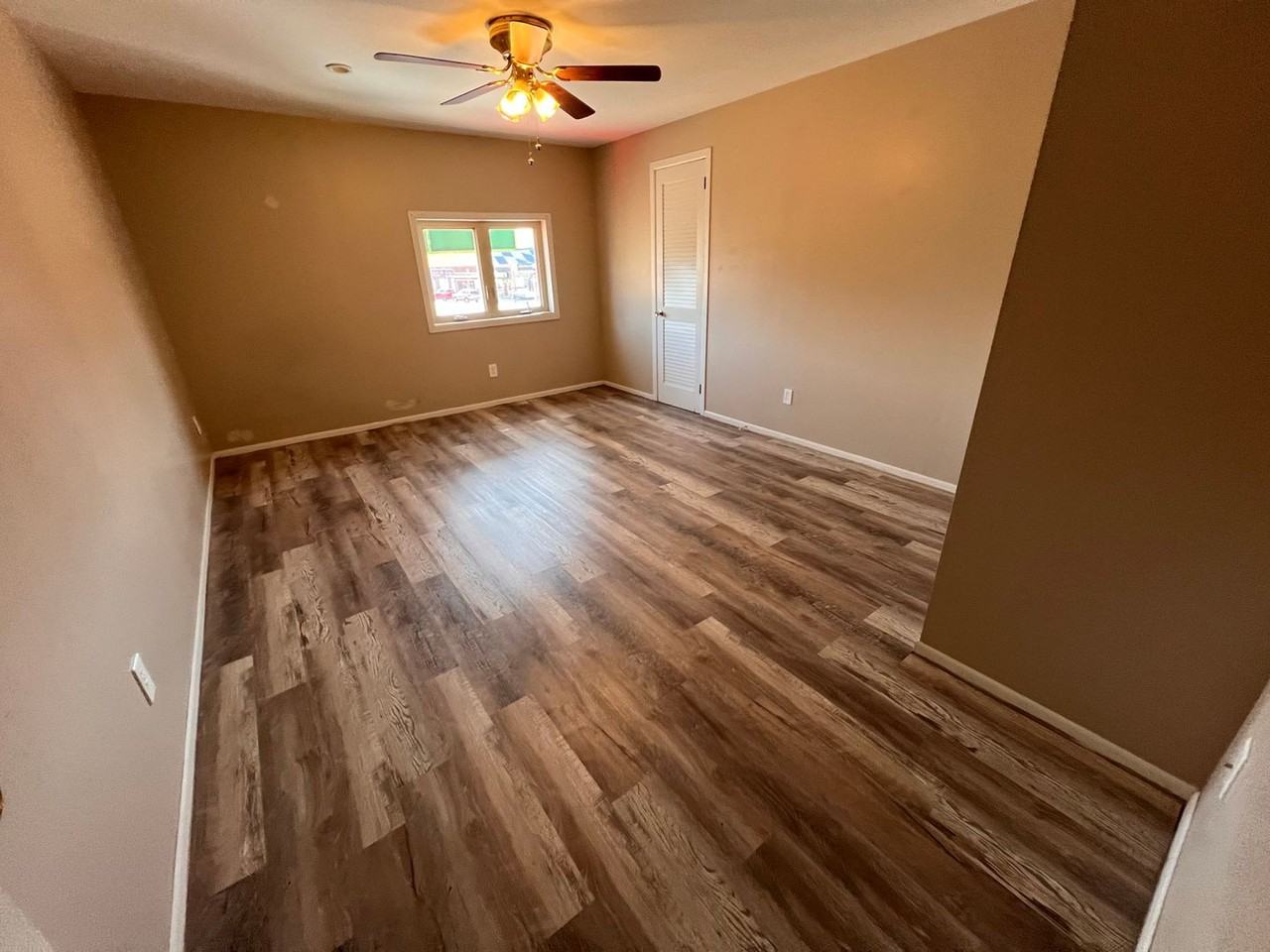 810 Merchant Street (Full Service) - Photo 3 of 22