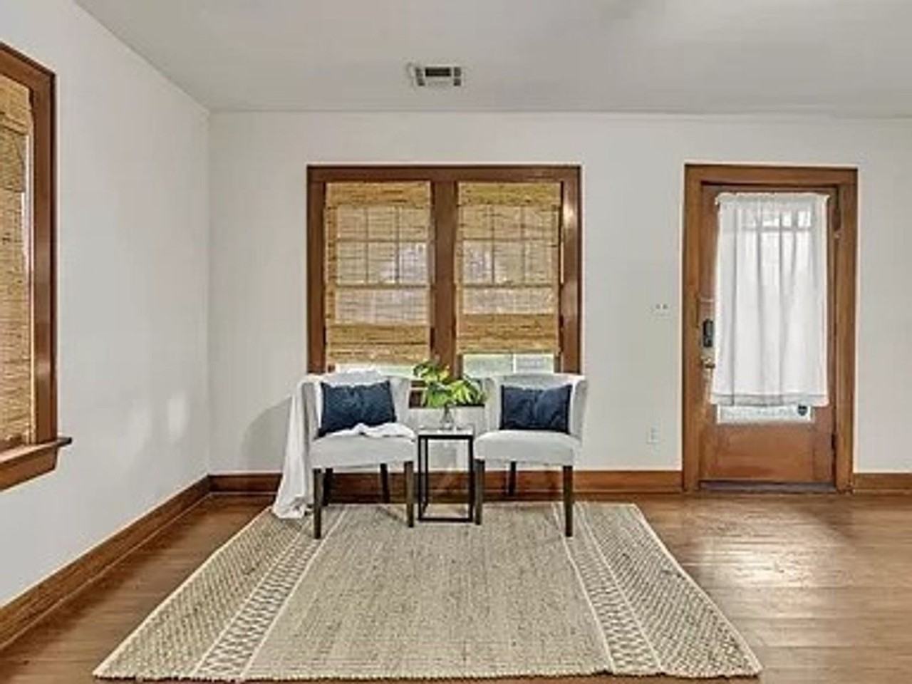 918 W Hill St - Photo 4 of 15