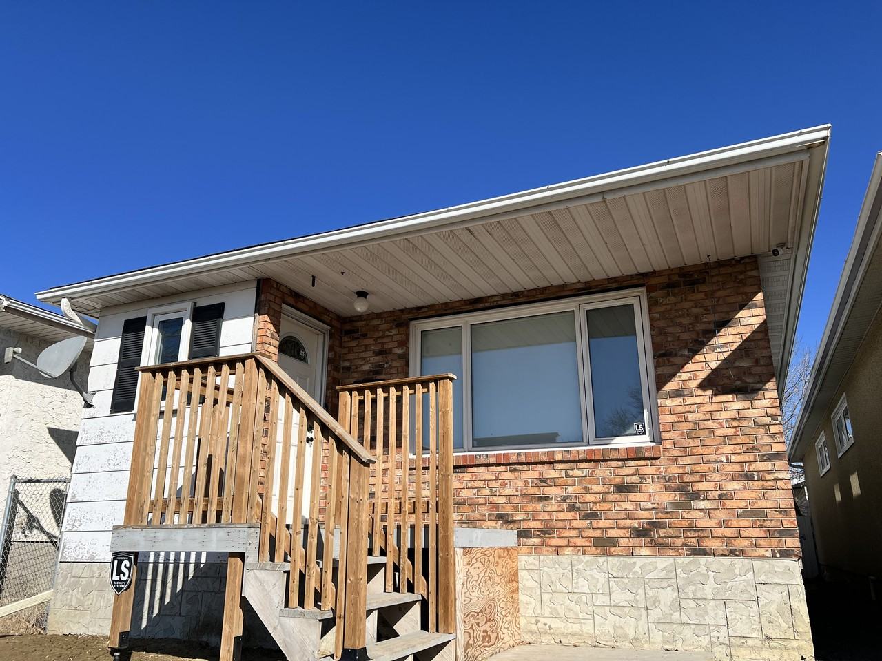 6720 Dewdney Avenue, Regina, SK S4T 6T1, CAN 3 bedroom House Rental