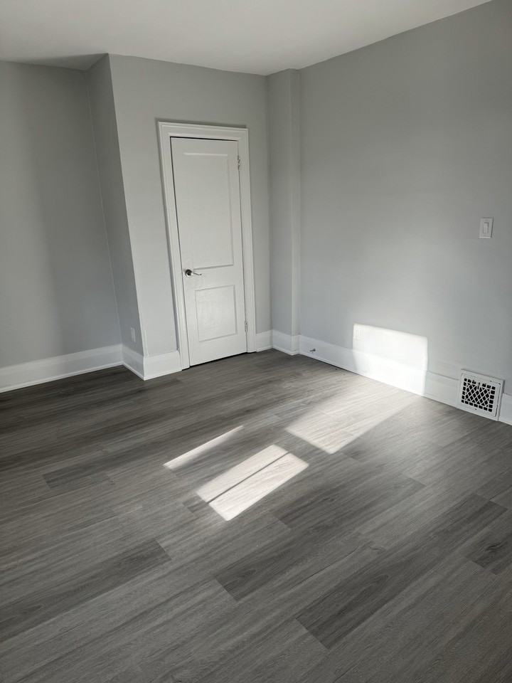 68 Woodington Avenue - Photo 3 of 8
