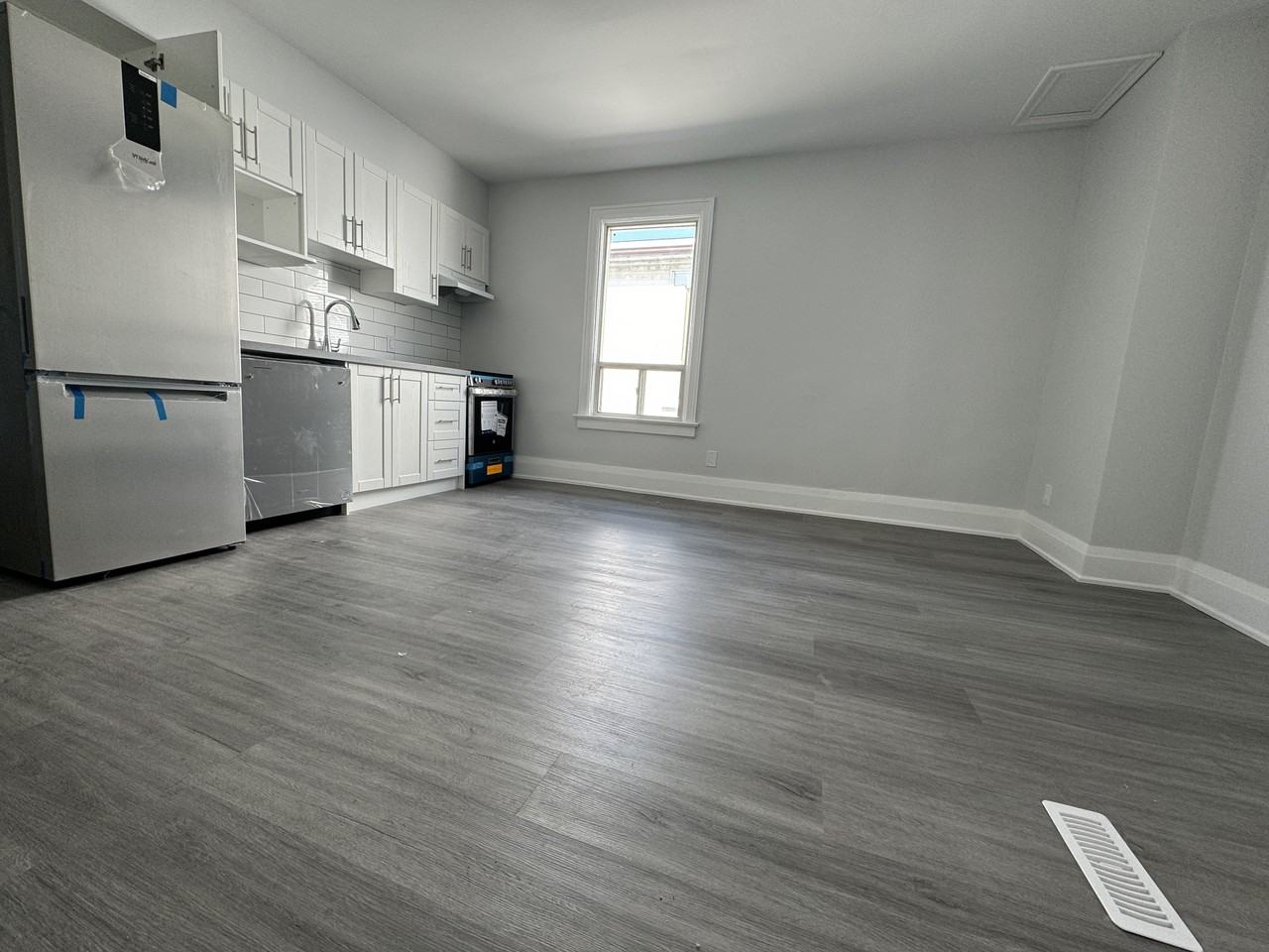 68 Woodington Avenue - Photo 2 of 8