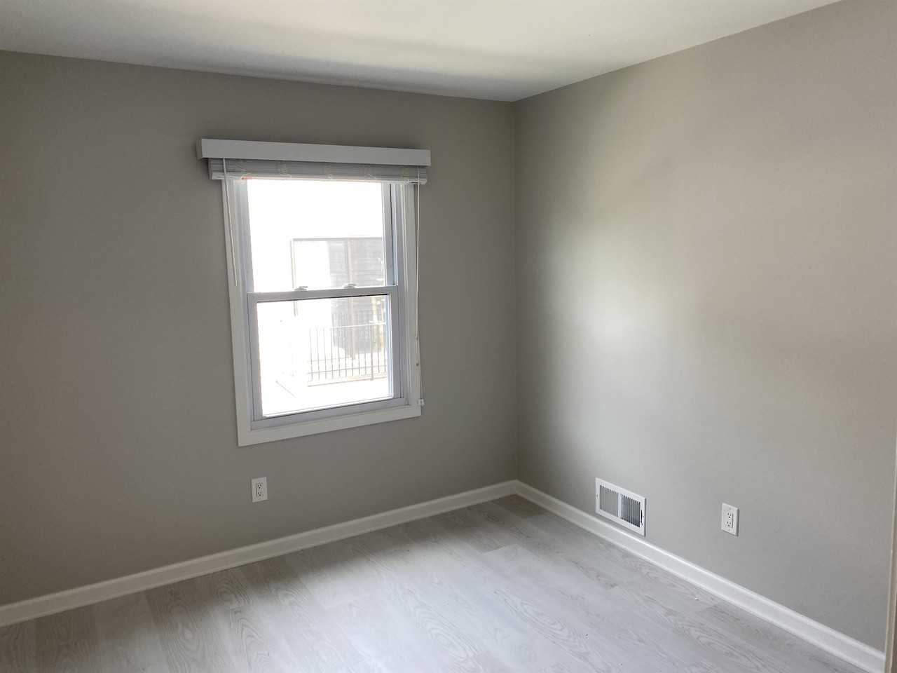 11 Heron Way S #1 - Photo 3 of 6