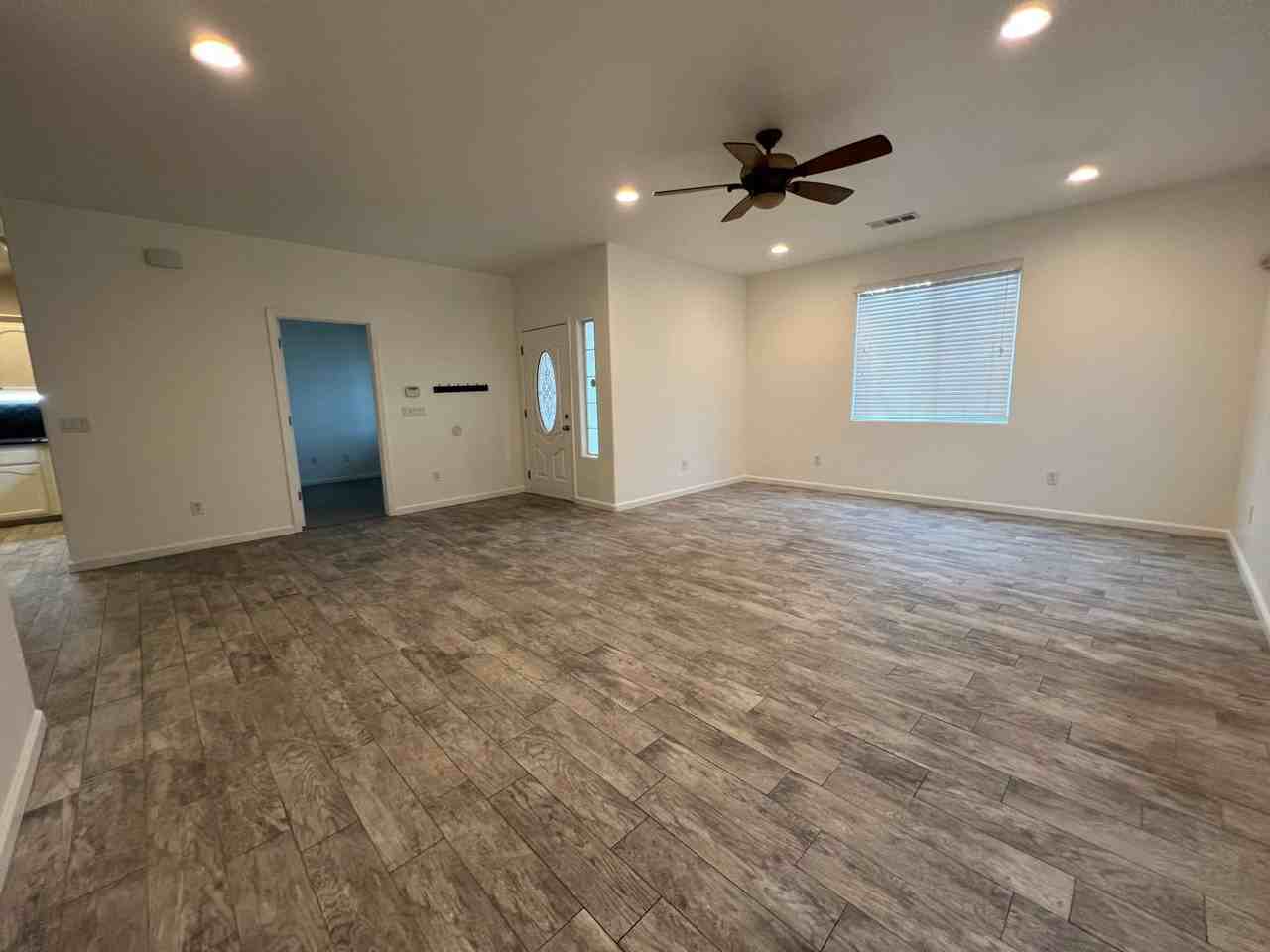 2724 Tecopa Ave - Photo 3 of 29