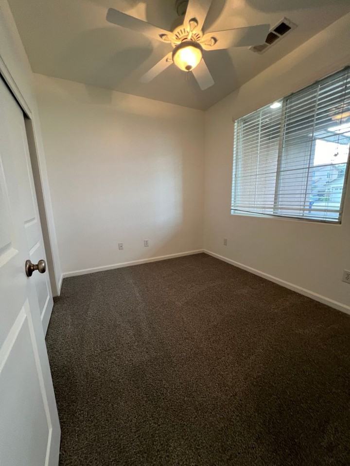 2724 Tecopa Ave - Photo 6 of 29