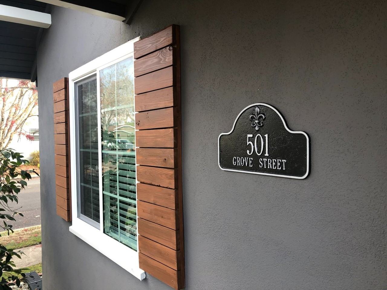 501 Grove St - Photo 3 of 21