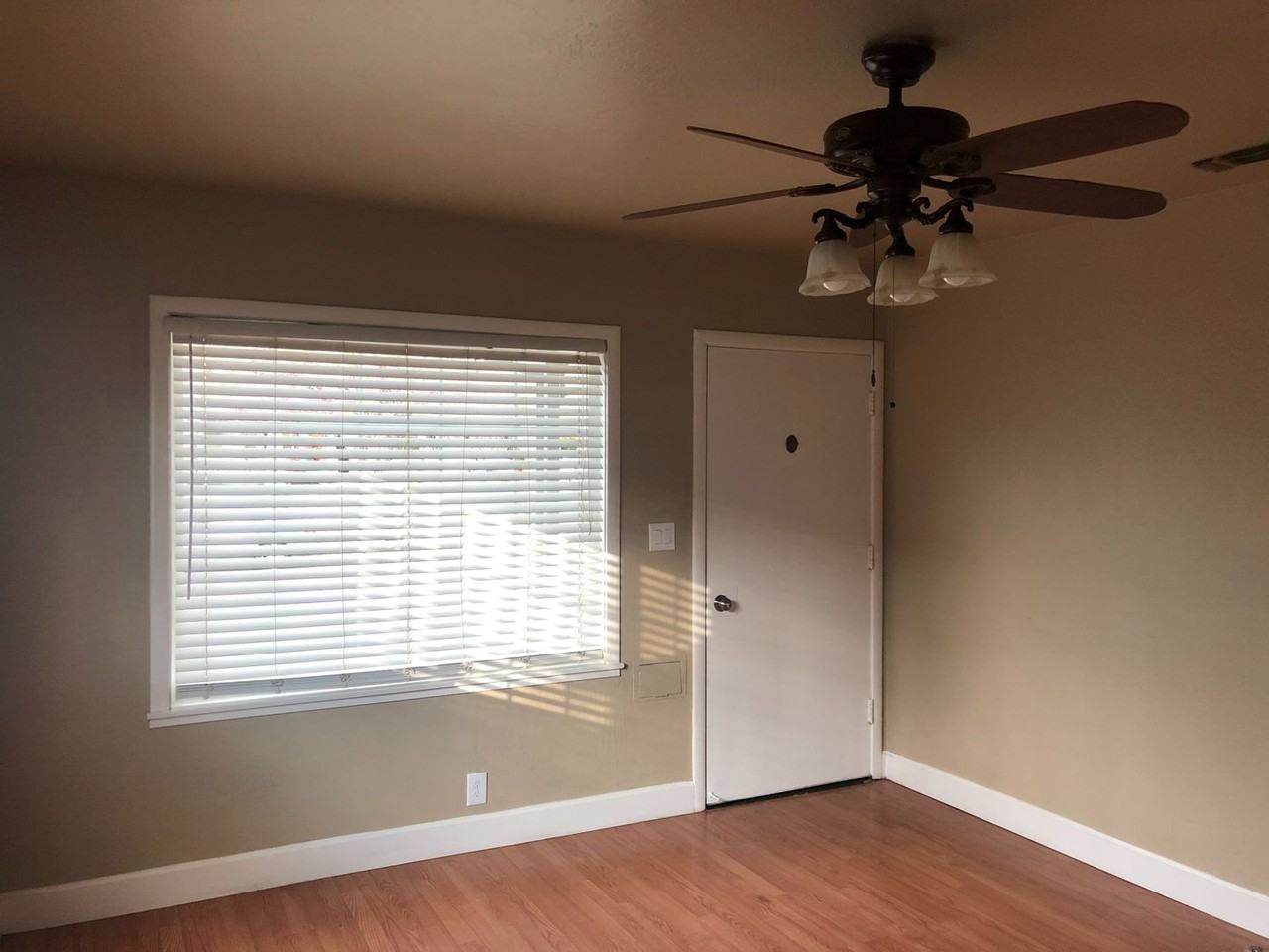 501 Grove St - Photo 5 of 21