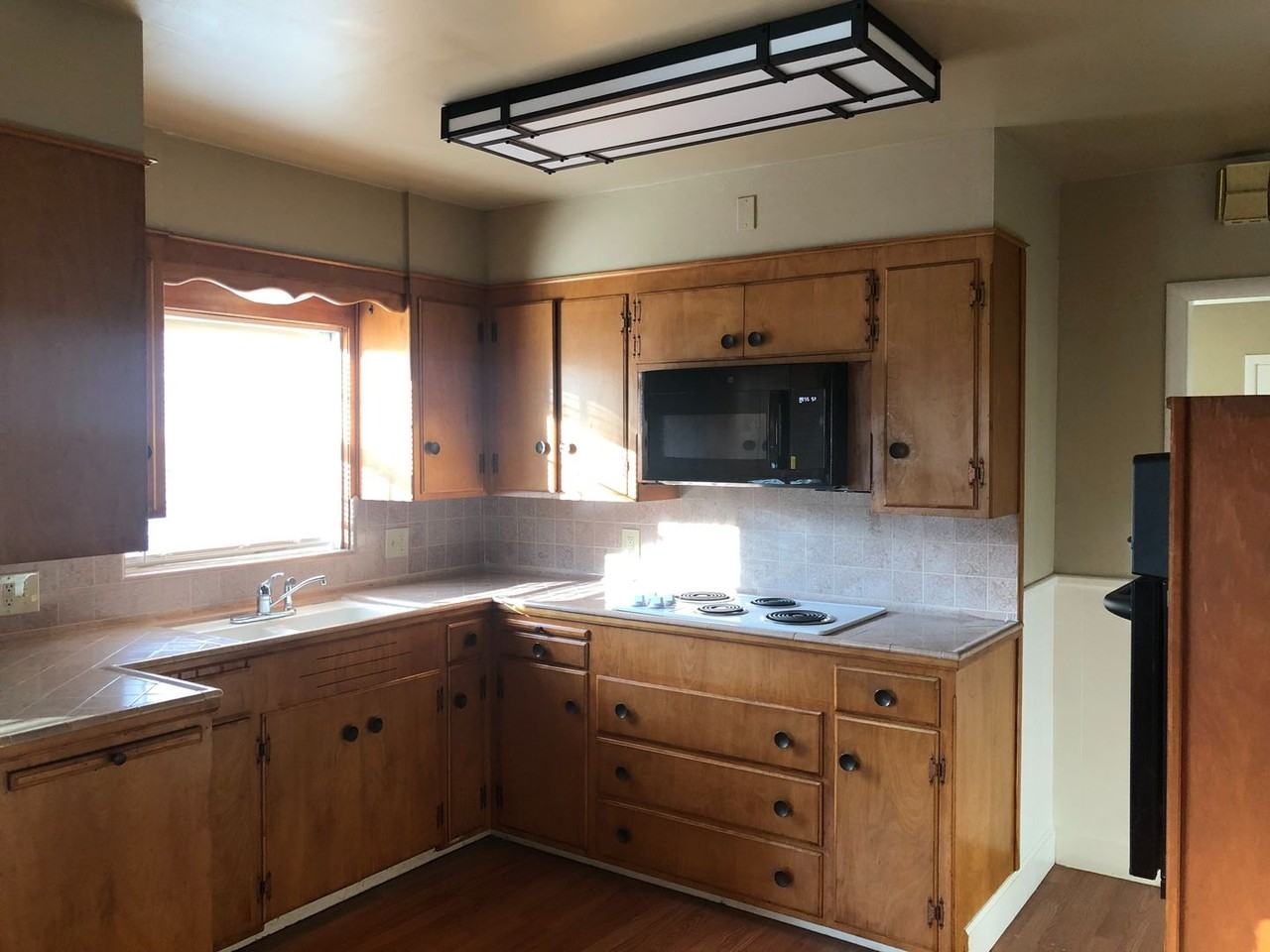 501 Grove St - Photo 7 of 21