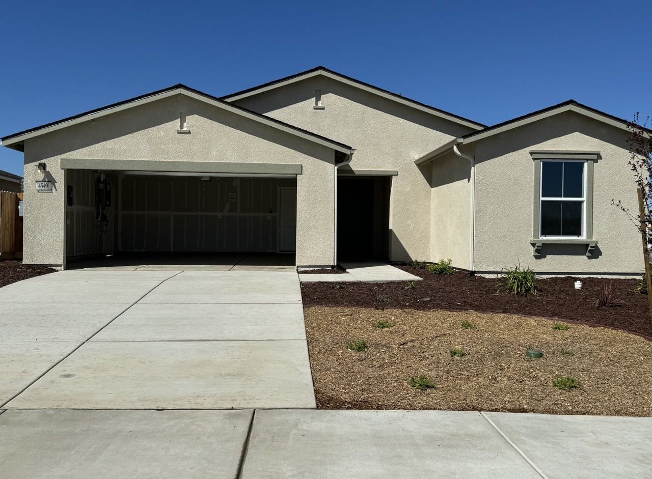 4549 Michelle Dr - Photo 3 of 32