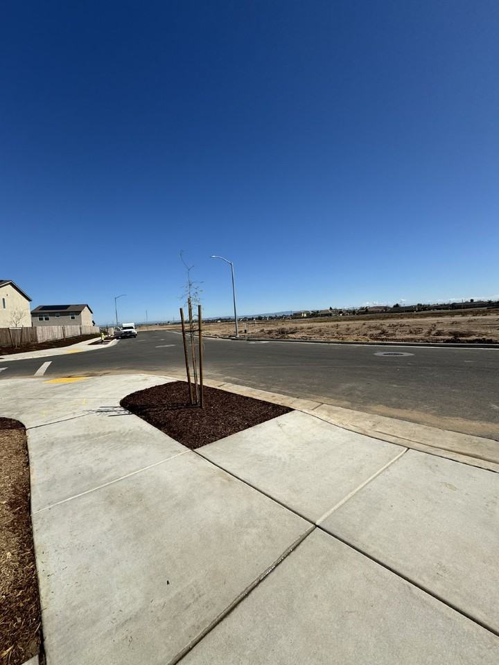 4549 Michelle Dr - Photo 4 of 32