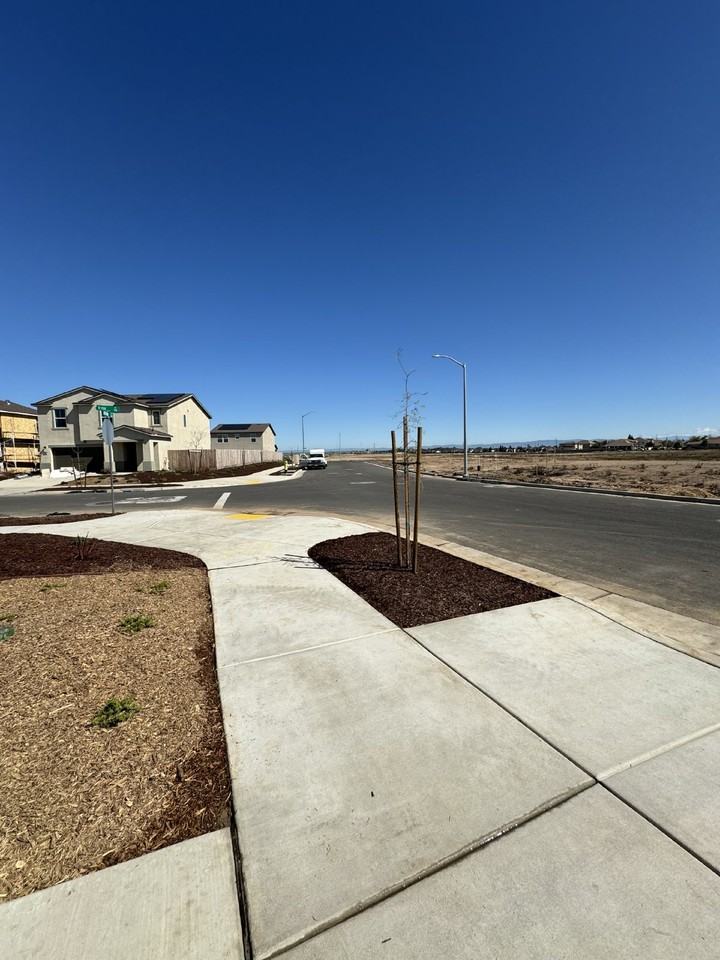 4549 Michelle Dr - Photo 5 of 32