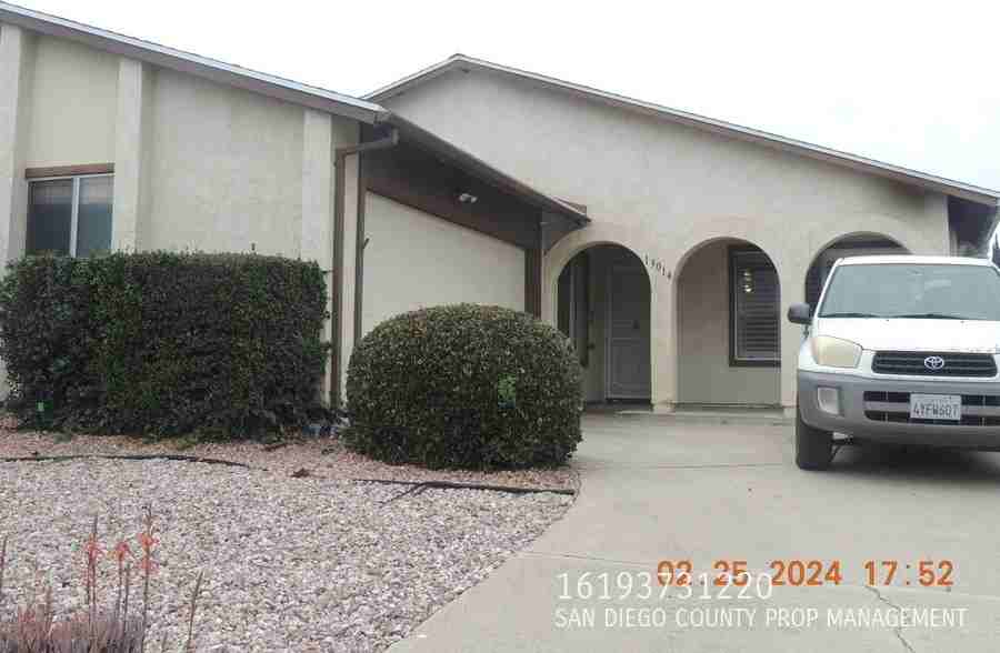 13014 Standish Dr - Photo 2 of 50