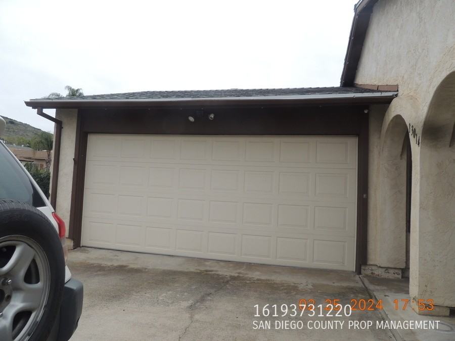 13014 Standish Dr - Photo 3 of 50