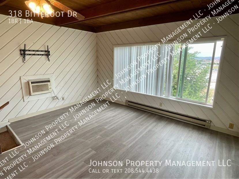 318 S Bitteroot Dr - Photo 5 of 10