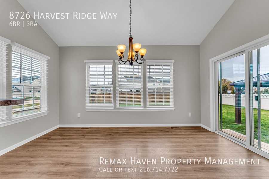 8726 Harvest Ridge Way - Photo 3 of 46