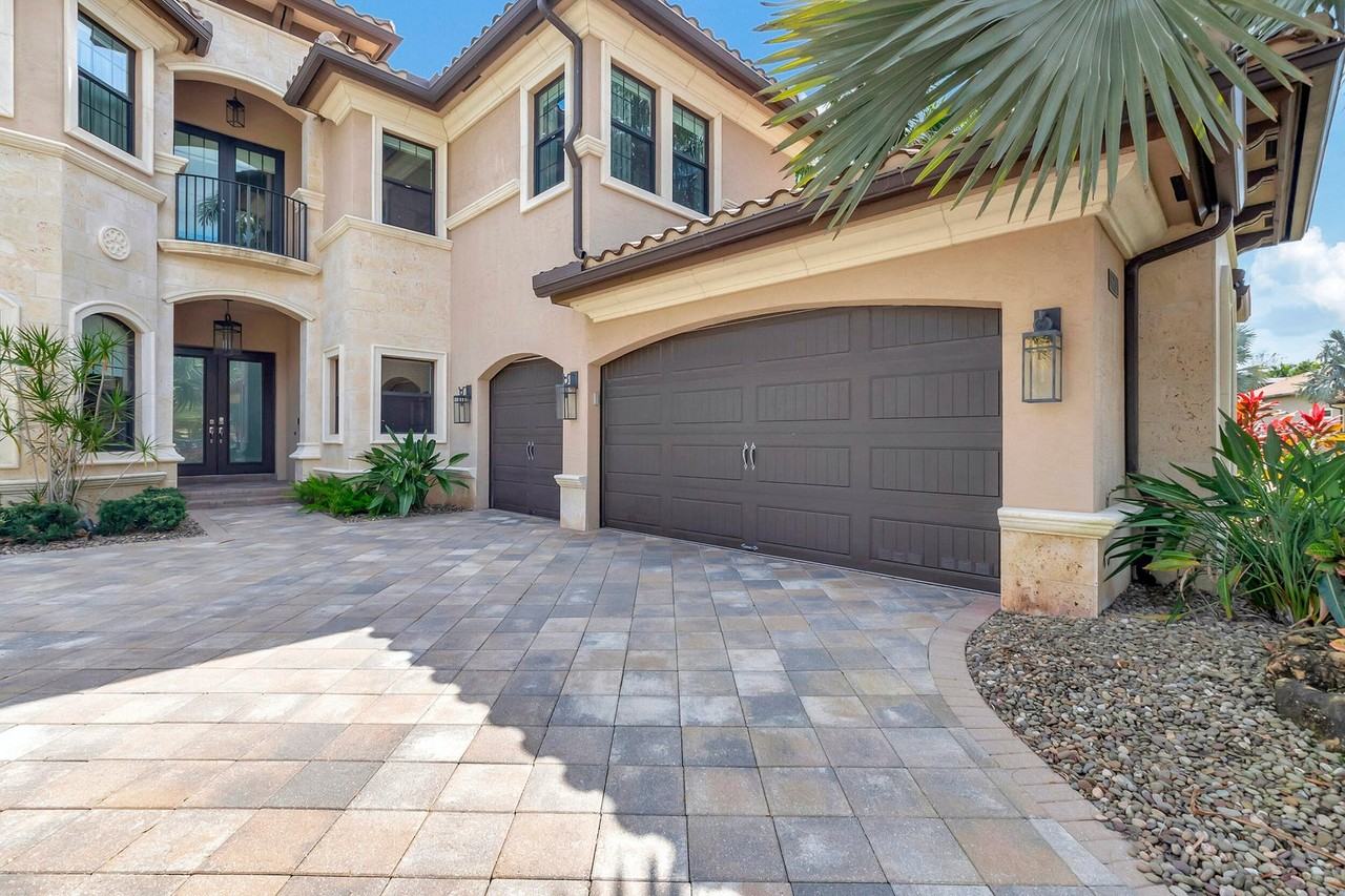 16832 Charles River Dr #NA - Photo 3 of 31