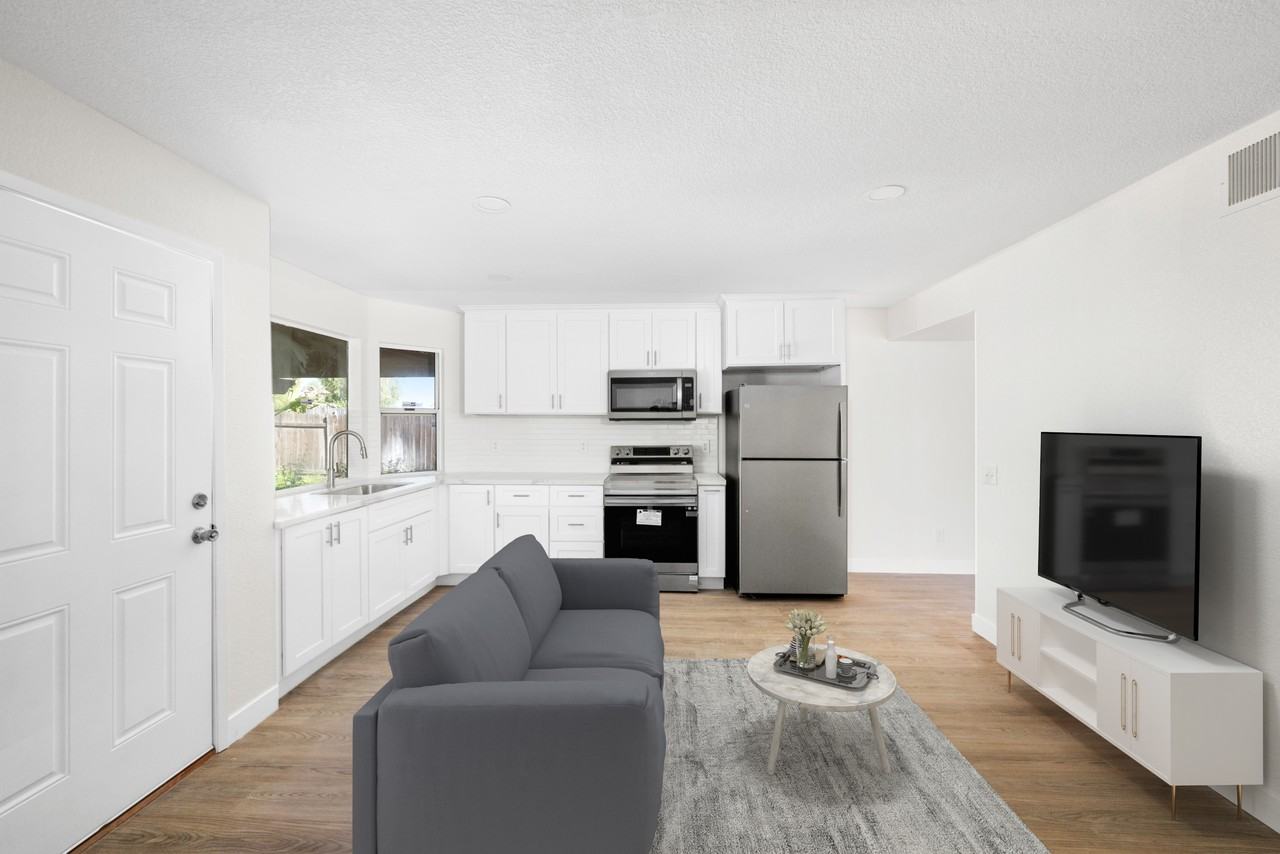 685 Jonquil St #NA - Photo 2 of 9