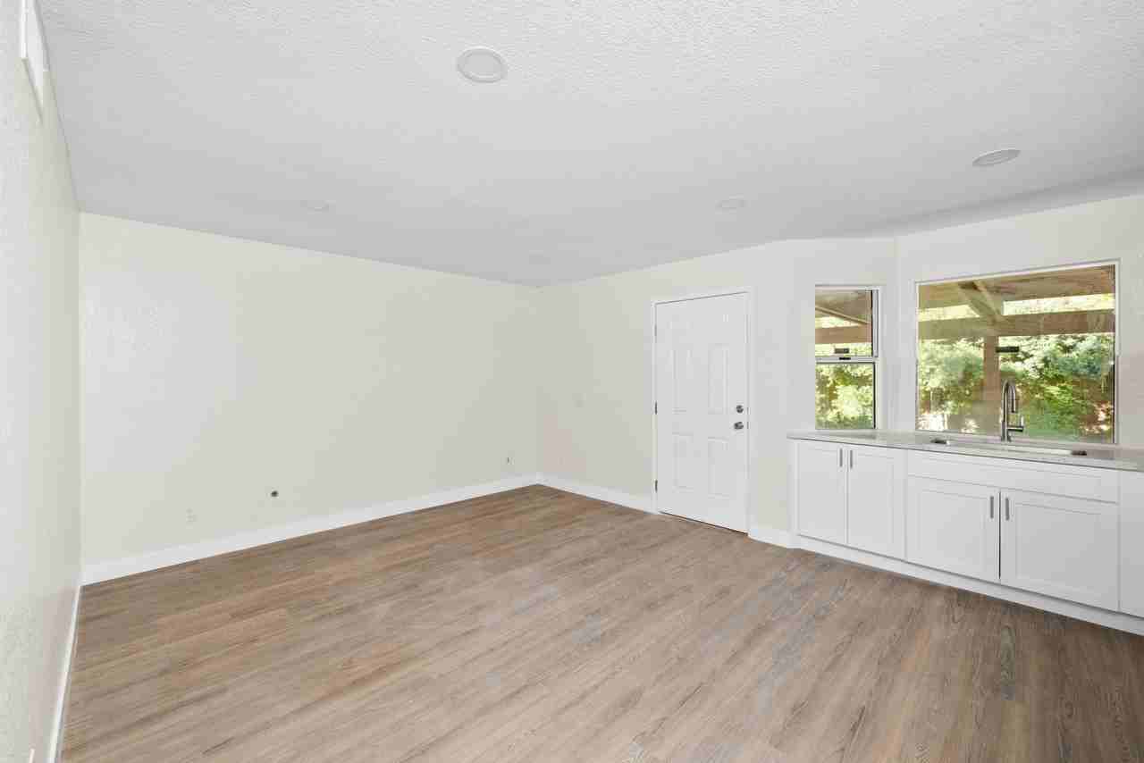 685 Jonquil St #NA - Photo 3 of 9