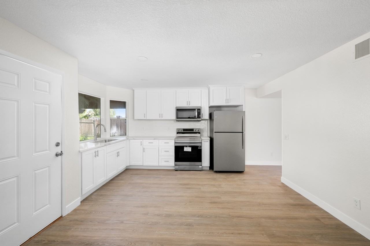 685 Jonquil St #NA - Photo 4 of 9