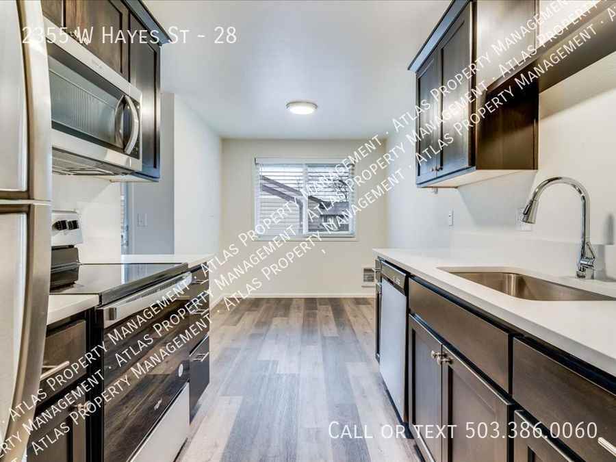 2355 W Hayes St #28 - Photo 3 of 20