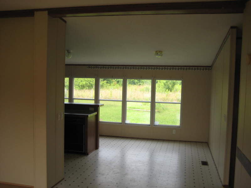 124 Angie Dr - Photo 4 of 25