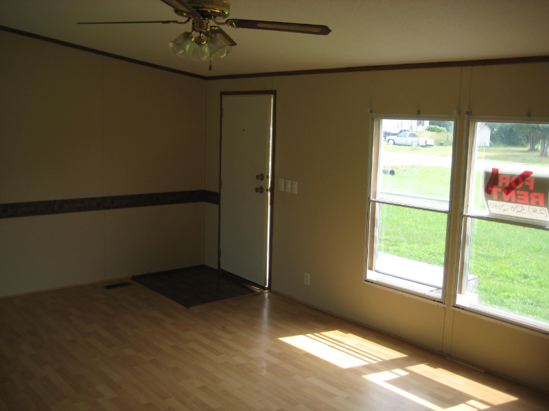 124 Angie Dr - Photo 5 of 25