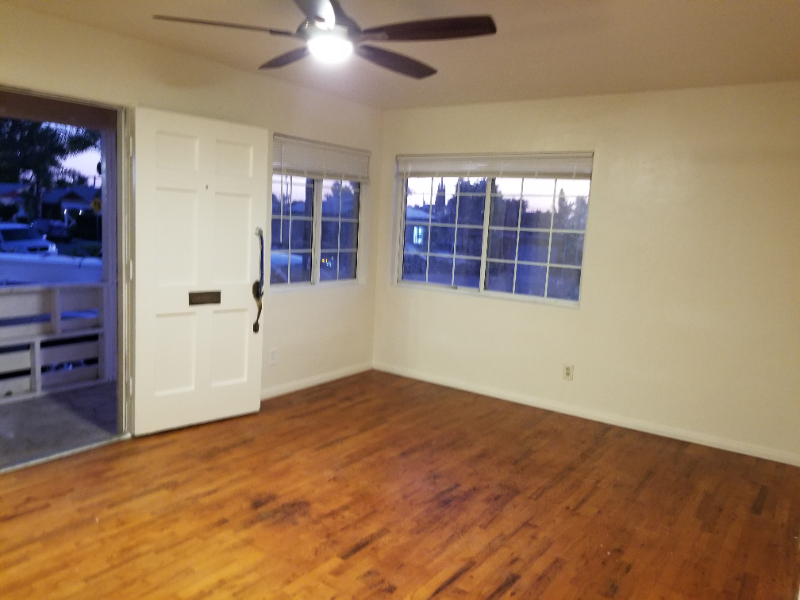 3223 55th St - Photo 3 of 6