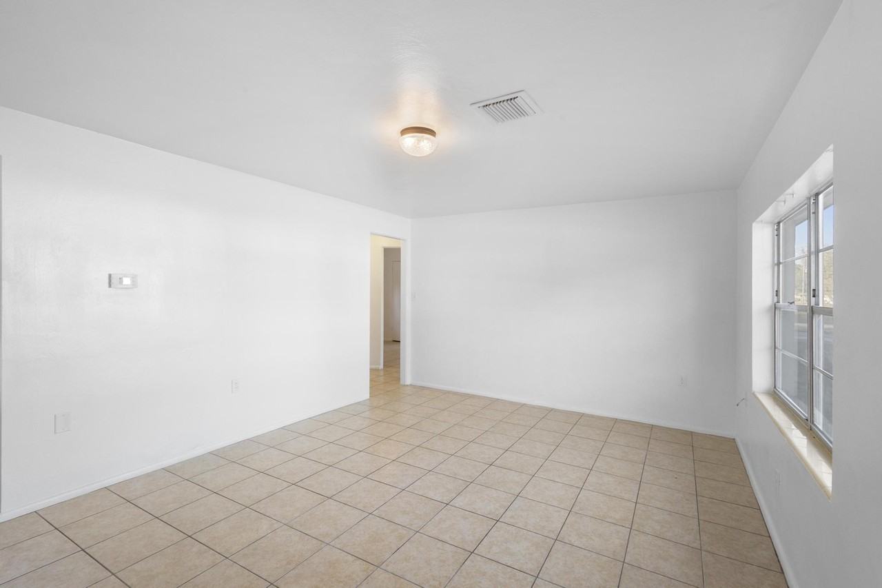 2074 N Kepler Road Unit A - Photo 3 of 18