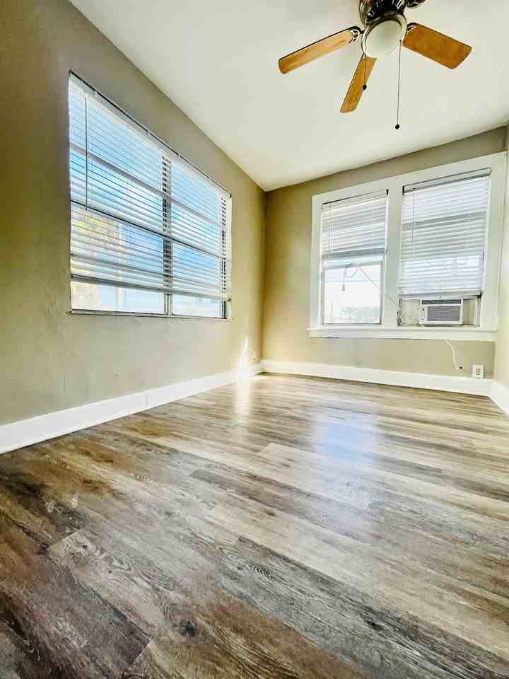 307- 311 South Grandview Avenue - Photo 6 of 45