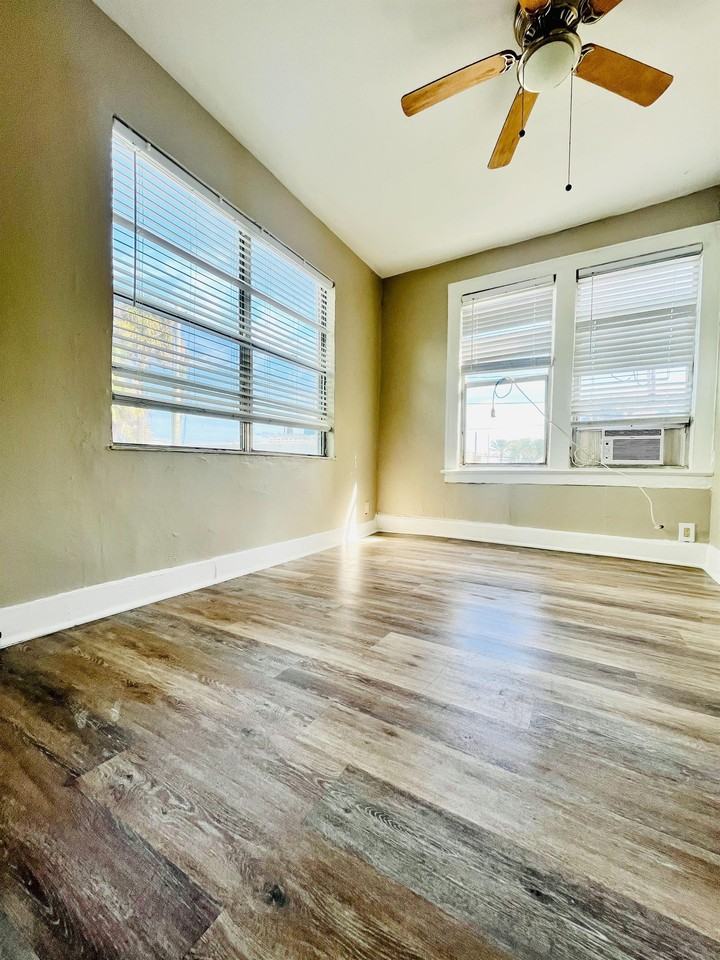 307- 311 South Grandview Avenue - Photo 7 of 45