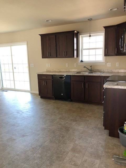 105 Ryan Ln - Photo 2 of 11