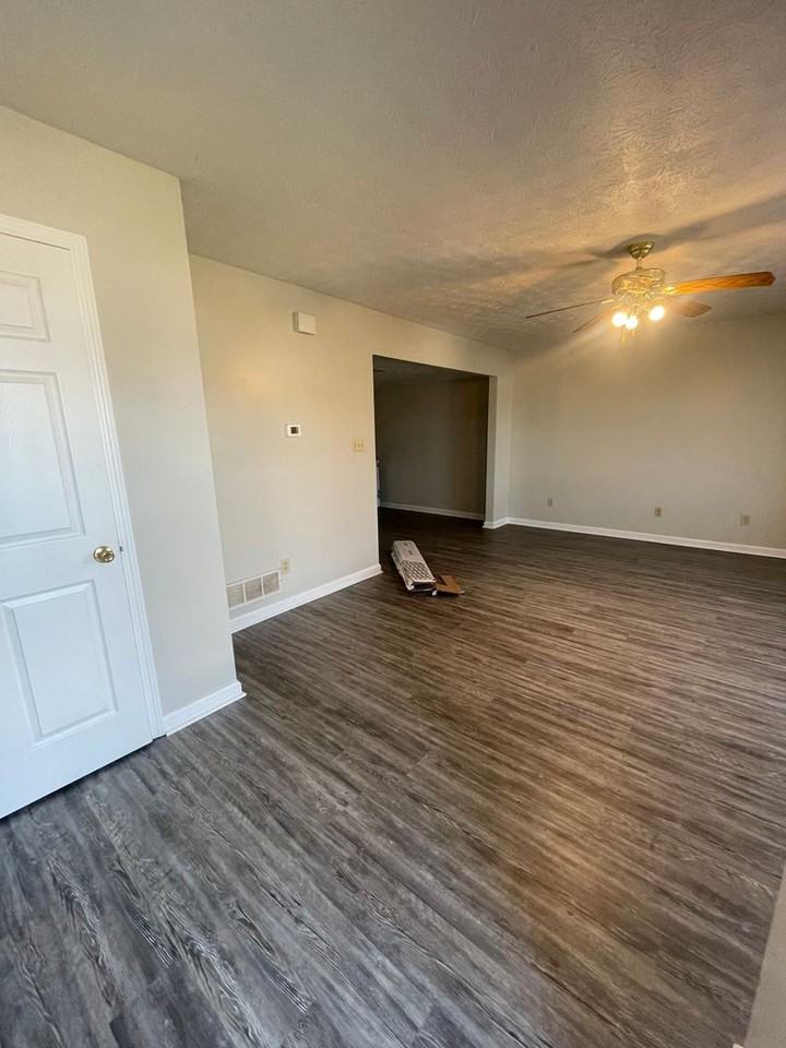 Garnet - Photo 2 of 23