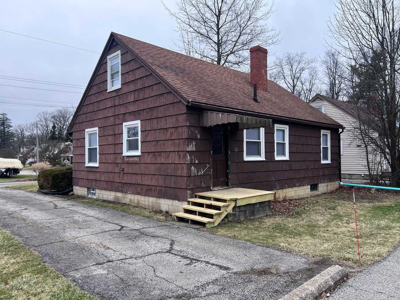 Fairlawn Avenue Houses - Photo 3 of 45