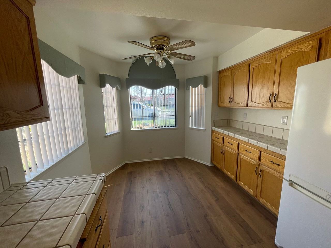 19230 Elm Dr - Photo 2 of 29