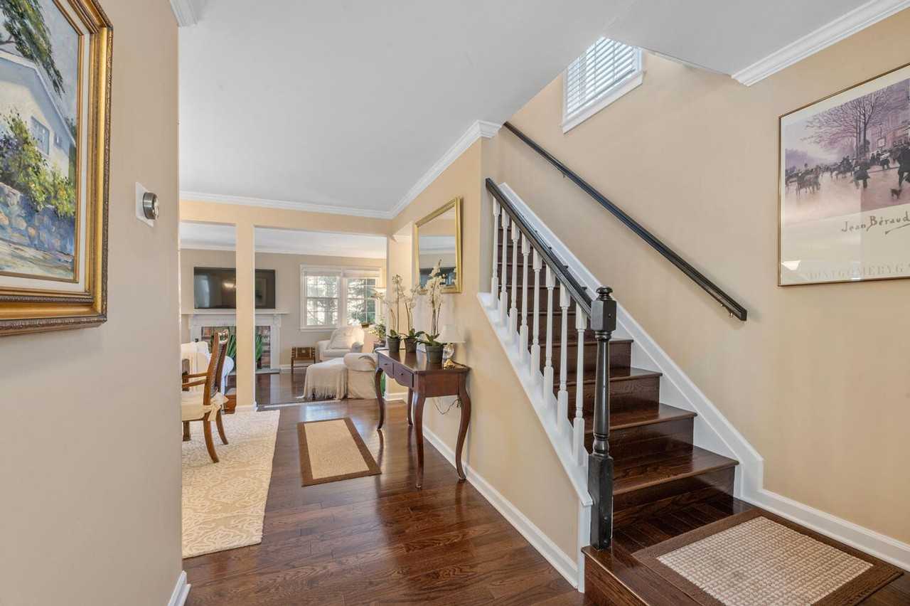 5918 Empire Way - Photo 5 of 42