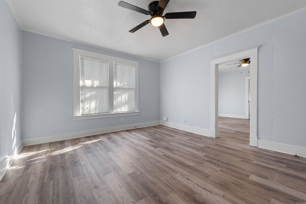 4423 W 26th St - Photo 2 of 19