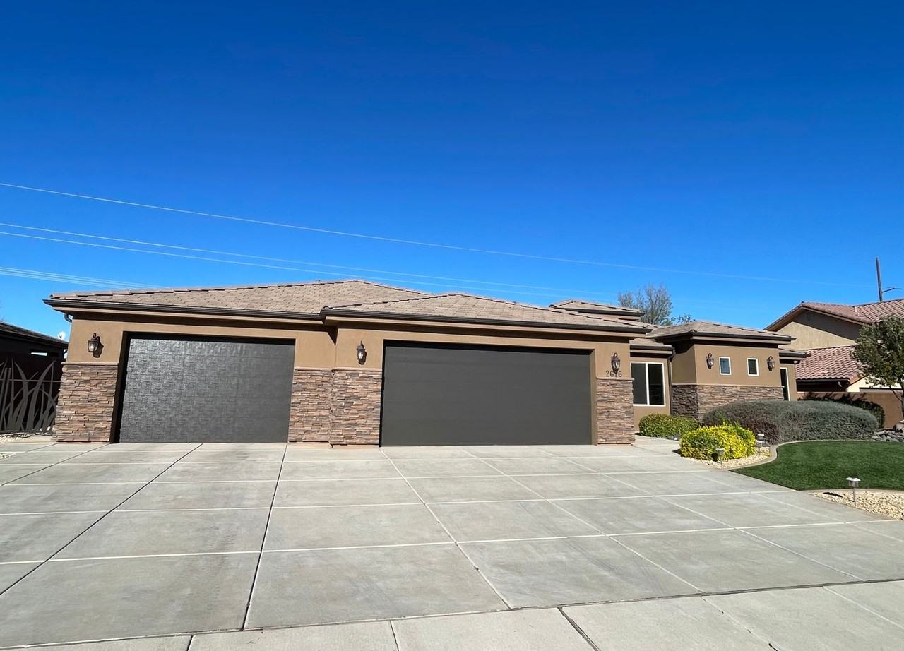 2676 S 3030 E - Photo 3 of 33