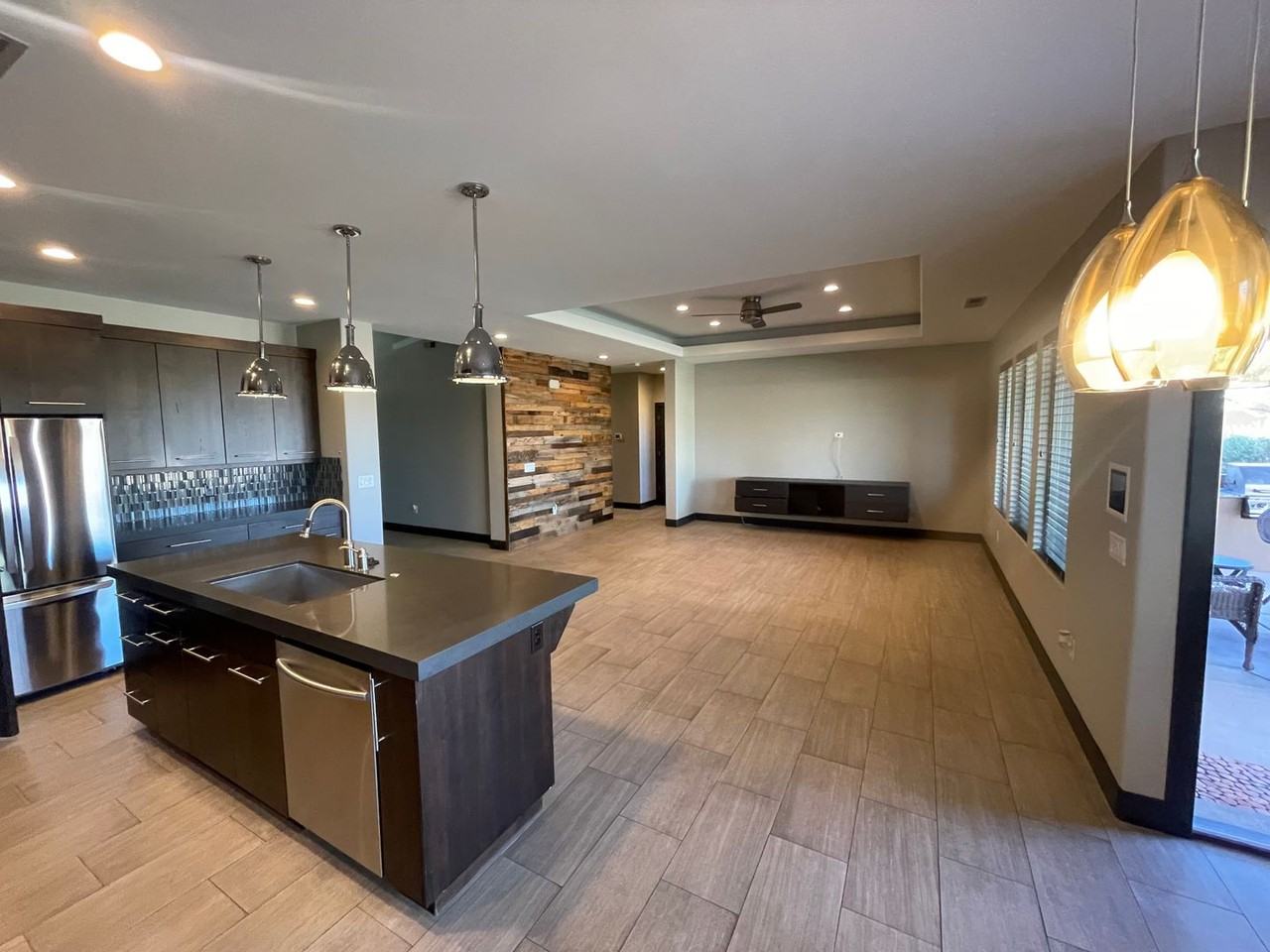 2676 S 3030 E - Photo 5 of 33