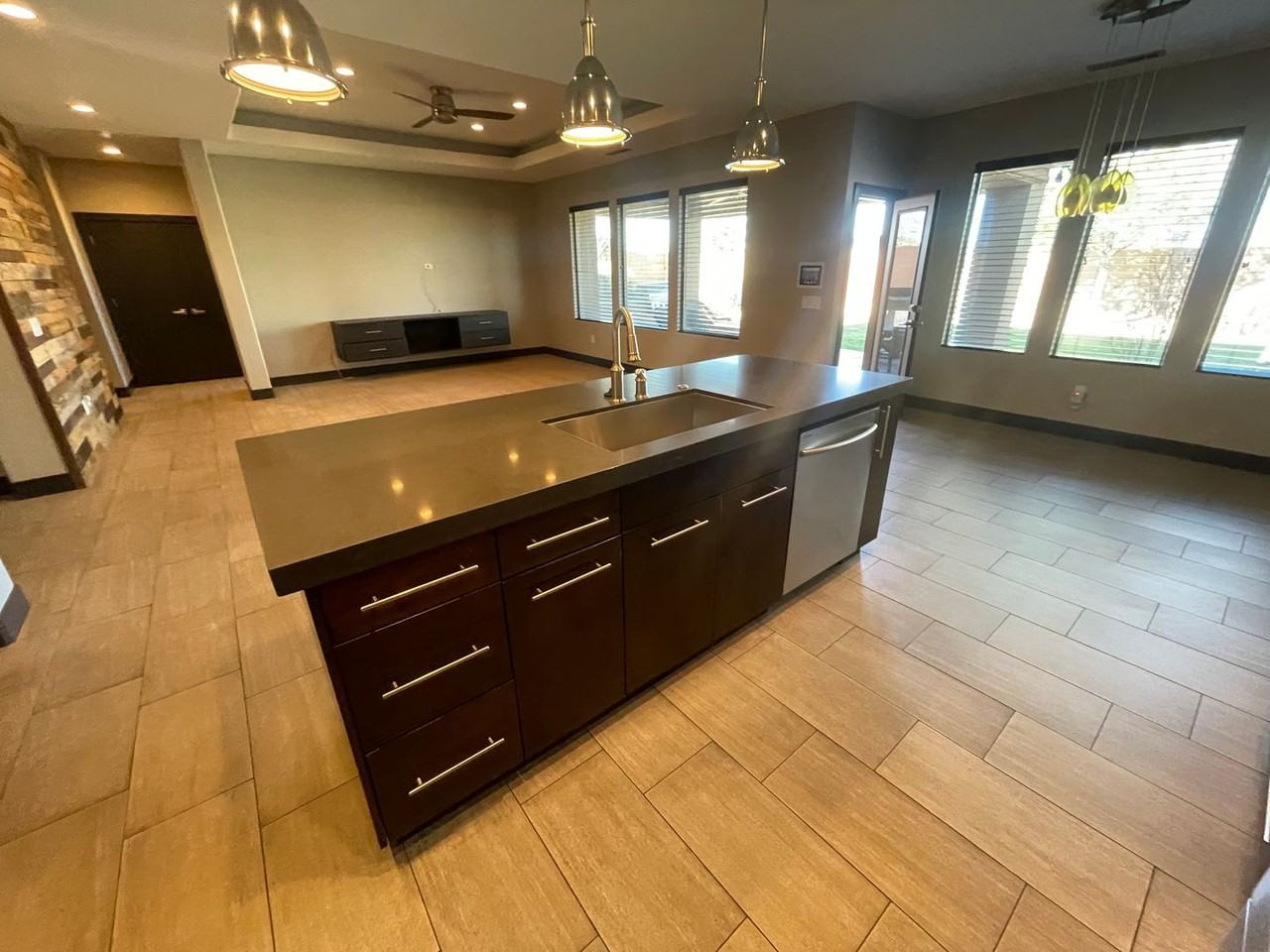2676 S 3030 E - Photo 7 of 33