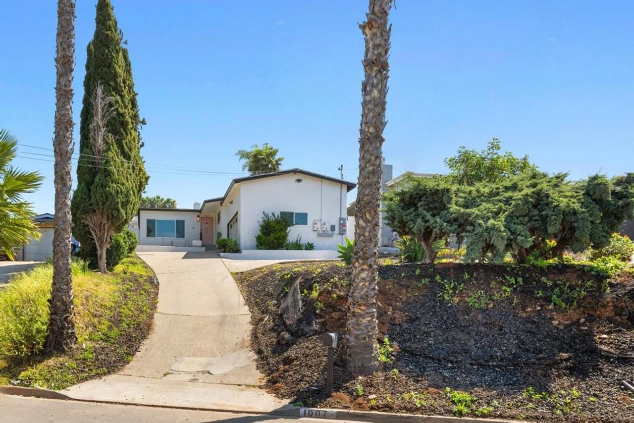 1007 Winston Dr - Photo 2 of 30