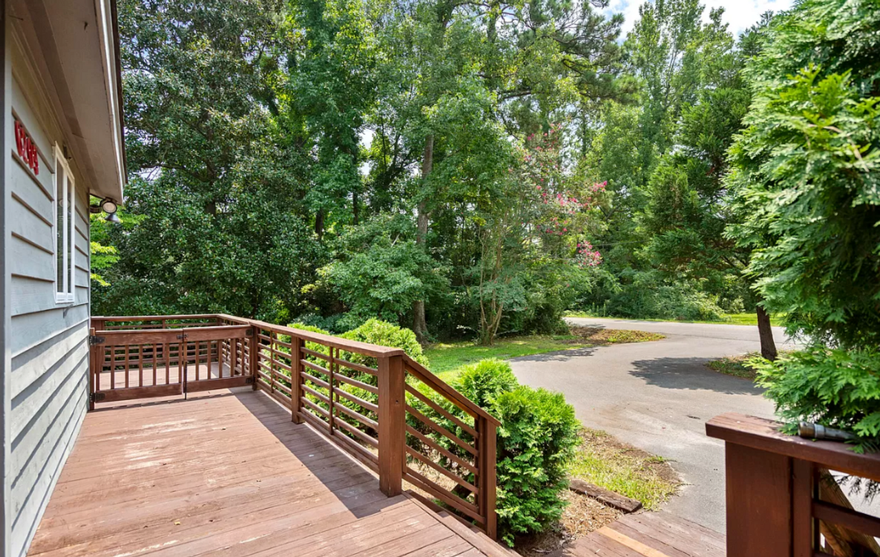 6209 Greenville Sound Rd - Photo 3 of 12