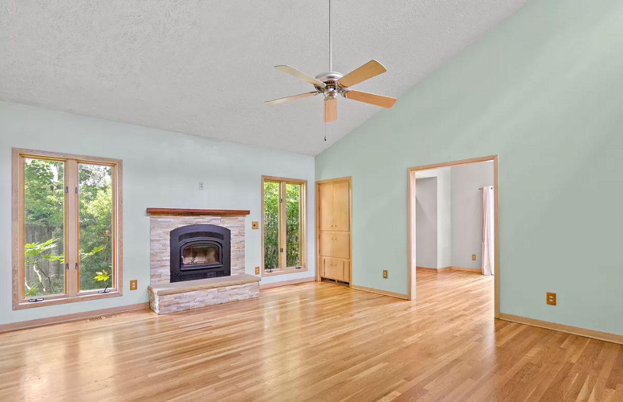 6209 Greenville Sound Rd - Photo 6 of 12