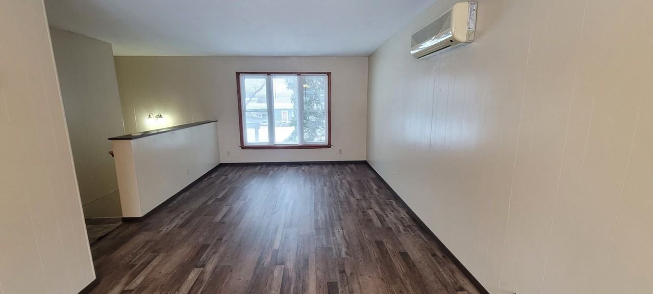 306 Norwood Dr Ne - Photo 2 of 16