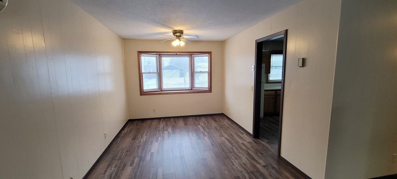 306 Norwood Dr Ne - Photo 3 of 16