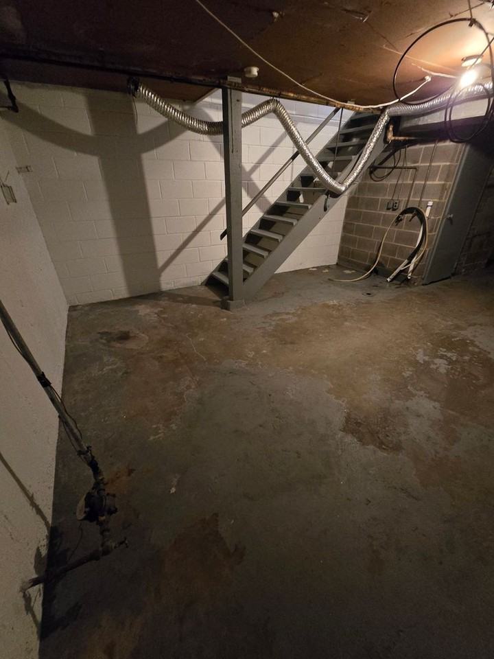 1224 26th St - Photo 3 of 9
