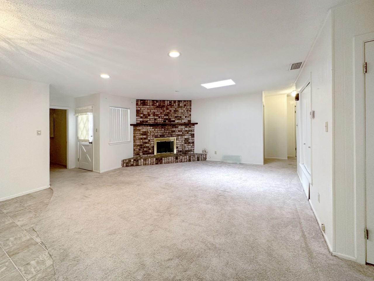 102 Jefferson Pl - Photo 3 of 9