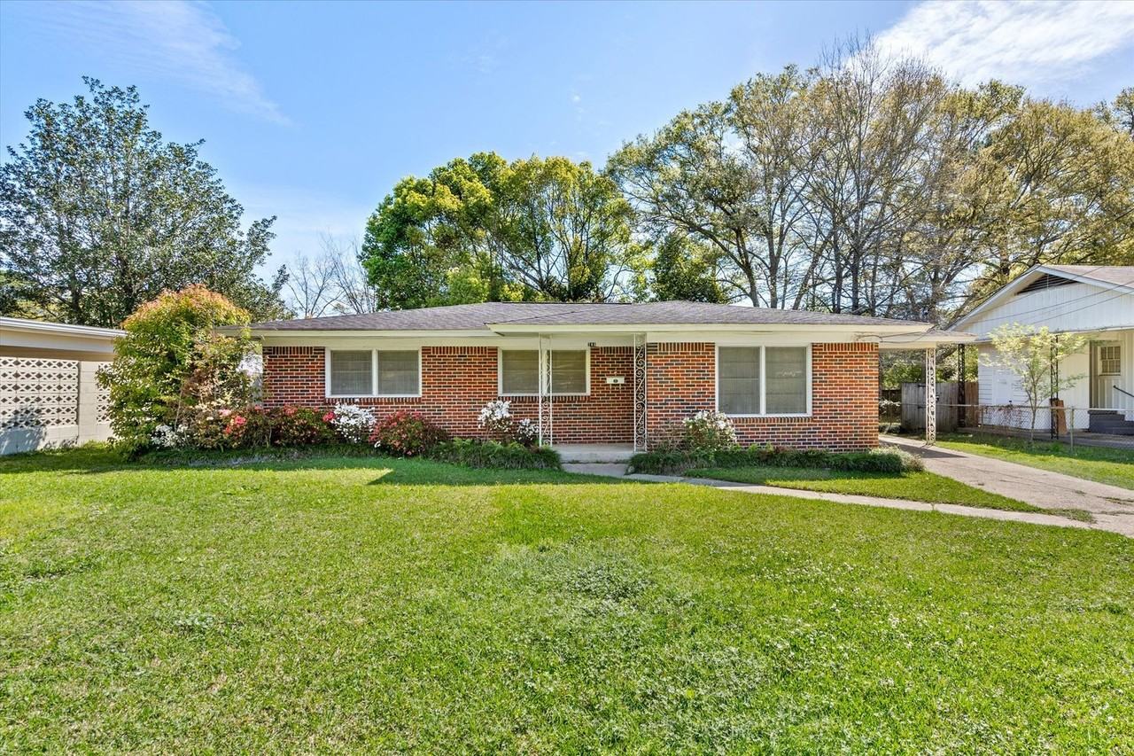 703 Magnolia Rd