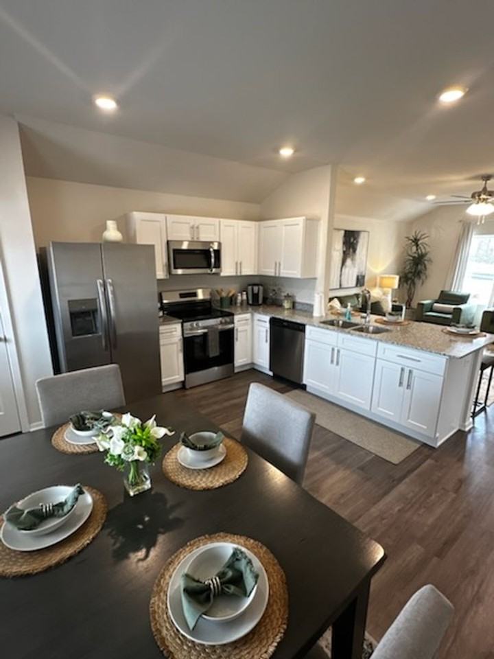1419 S Scissortail Ln - Photo 3 of 11