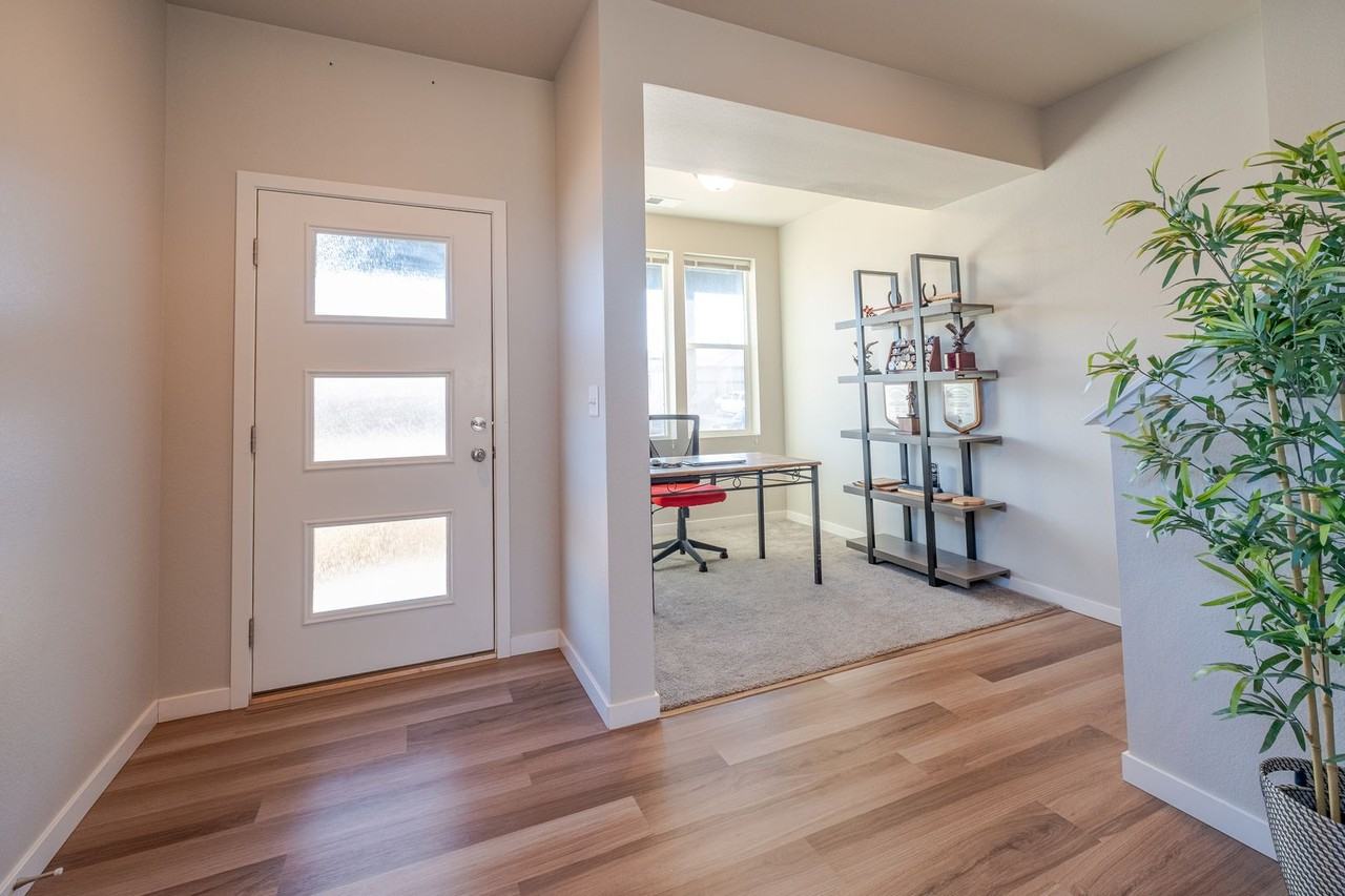 3894 Buckthorn St - Photo 3 of 27