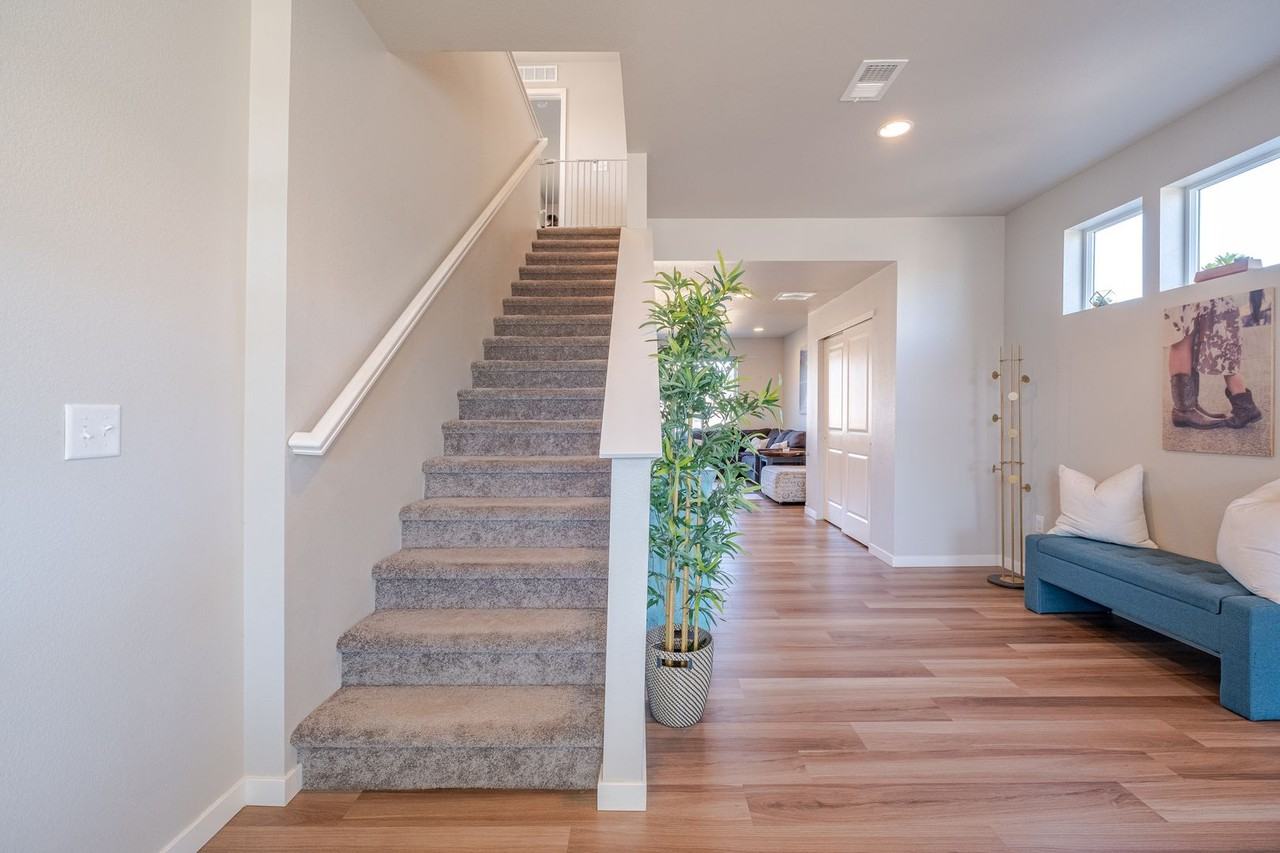 3894 Buckthorn St - Photo 4 of 27