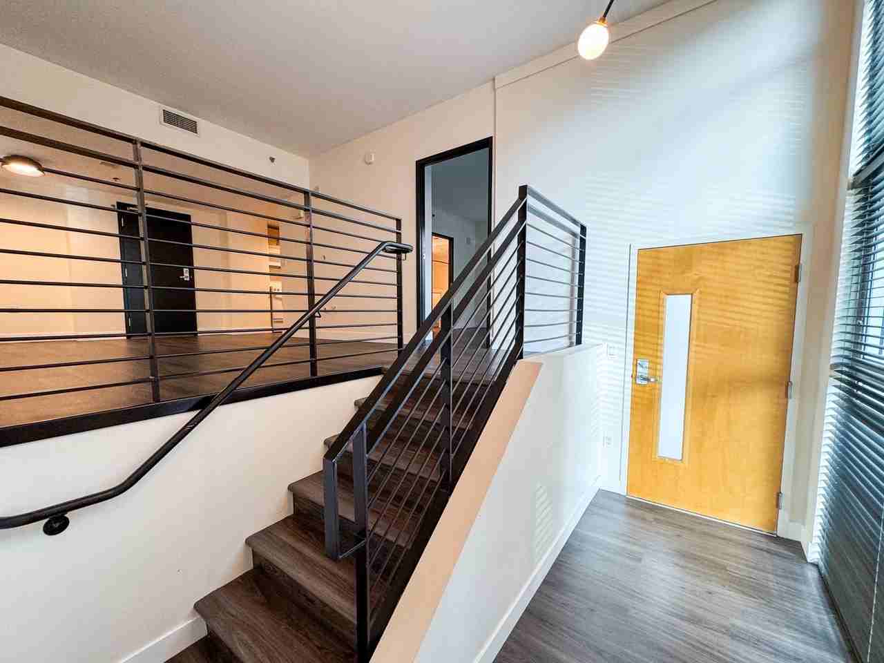 425 425 W Beech  227 - Photo 2 of 26